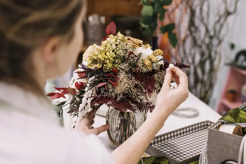 איך יודעים איזה זר פרחים בפתח תקווה באמת מתאים לאירוע?